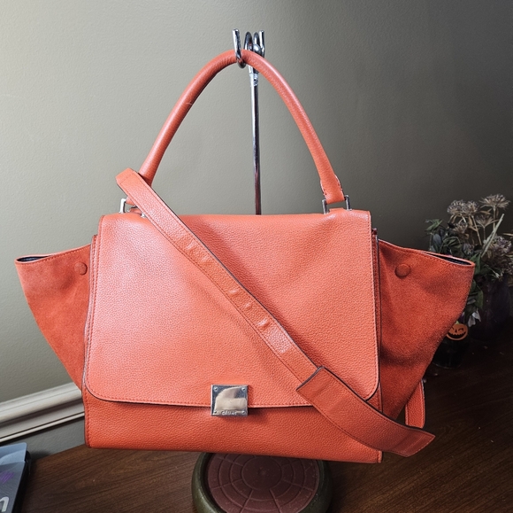 Auth Celine Medium Calfskin Trapeze Shoulder Handbag - Picture 2 of 16